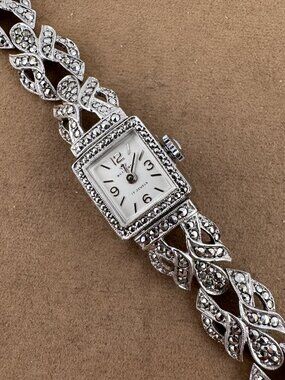 Vintage Elegant 1940's Bucherer Ladies Swiss Made Watch
